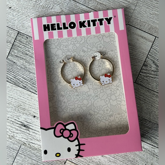 Hello Kitty Earrings - NWT - Picture 4 of 4